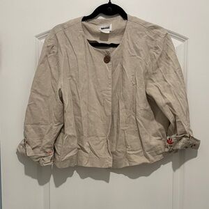 Leslie Fay Light Beige Cotton-Blend Cropped Jacket with Floral Cuff